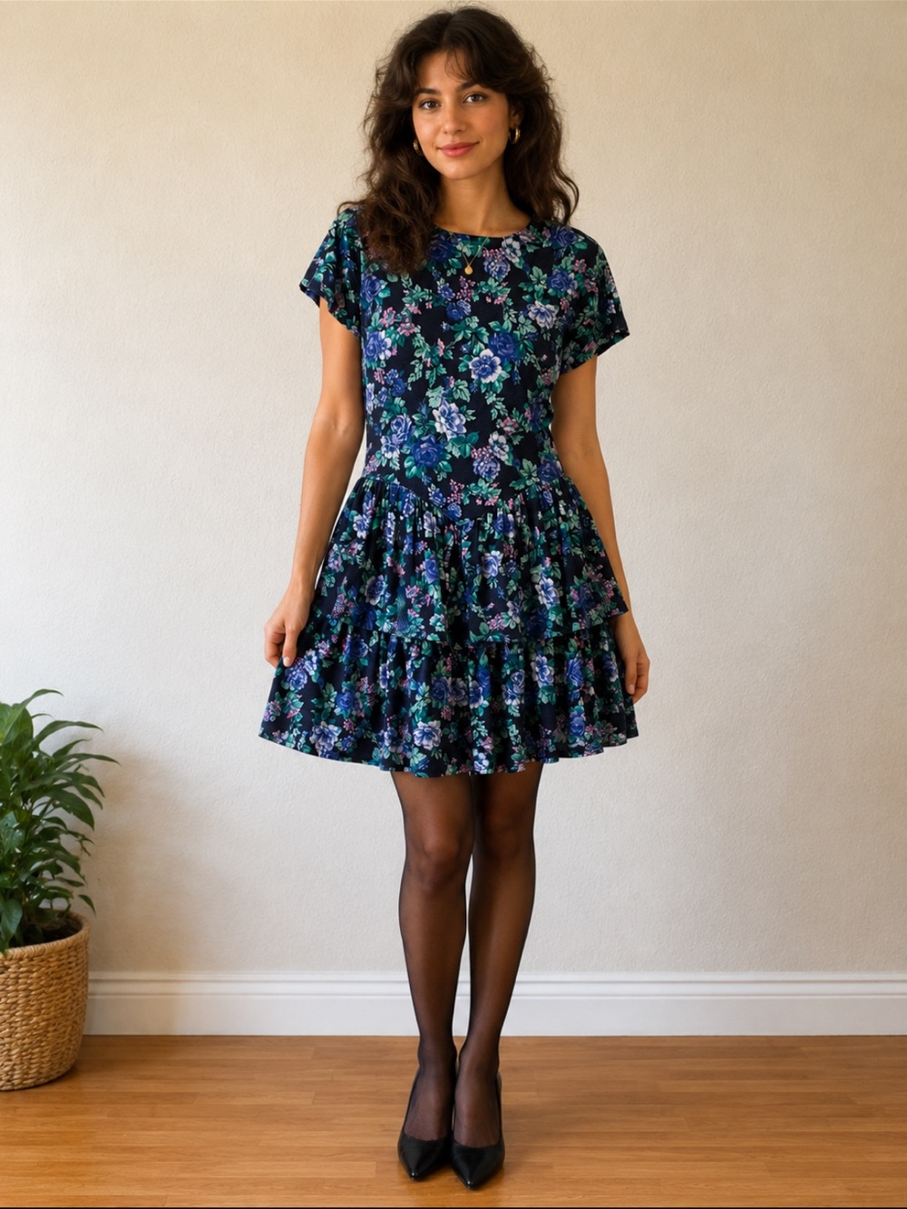 Vintage 80’s Floral Mini Dress, Retro Botanical Pattern Ruffled Skirt Size M